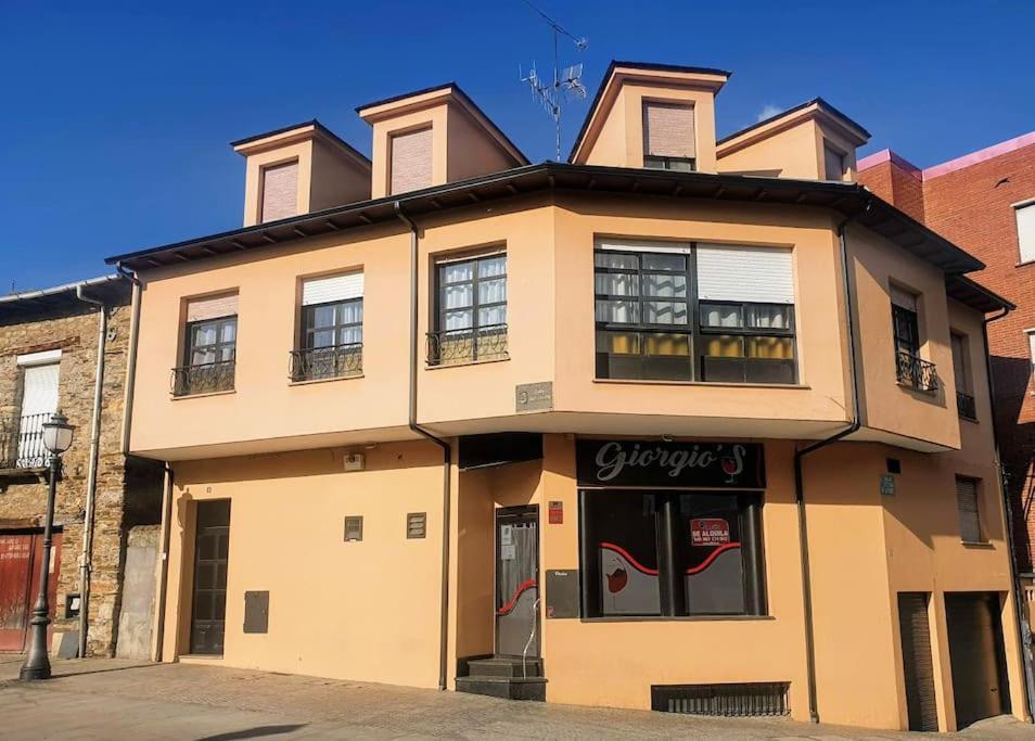Apartamento En El Casco Antiguo De Ponferrada Exteriér fotografie